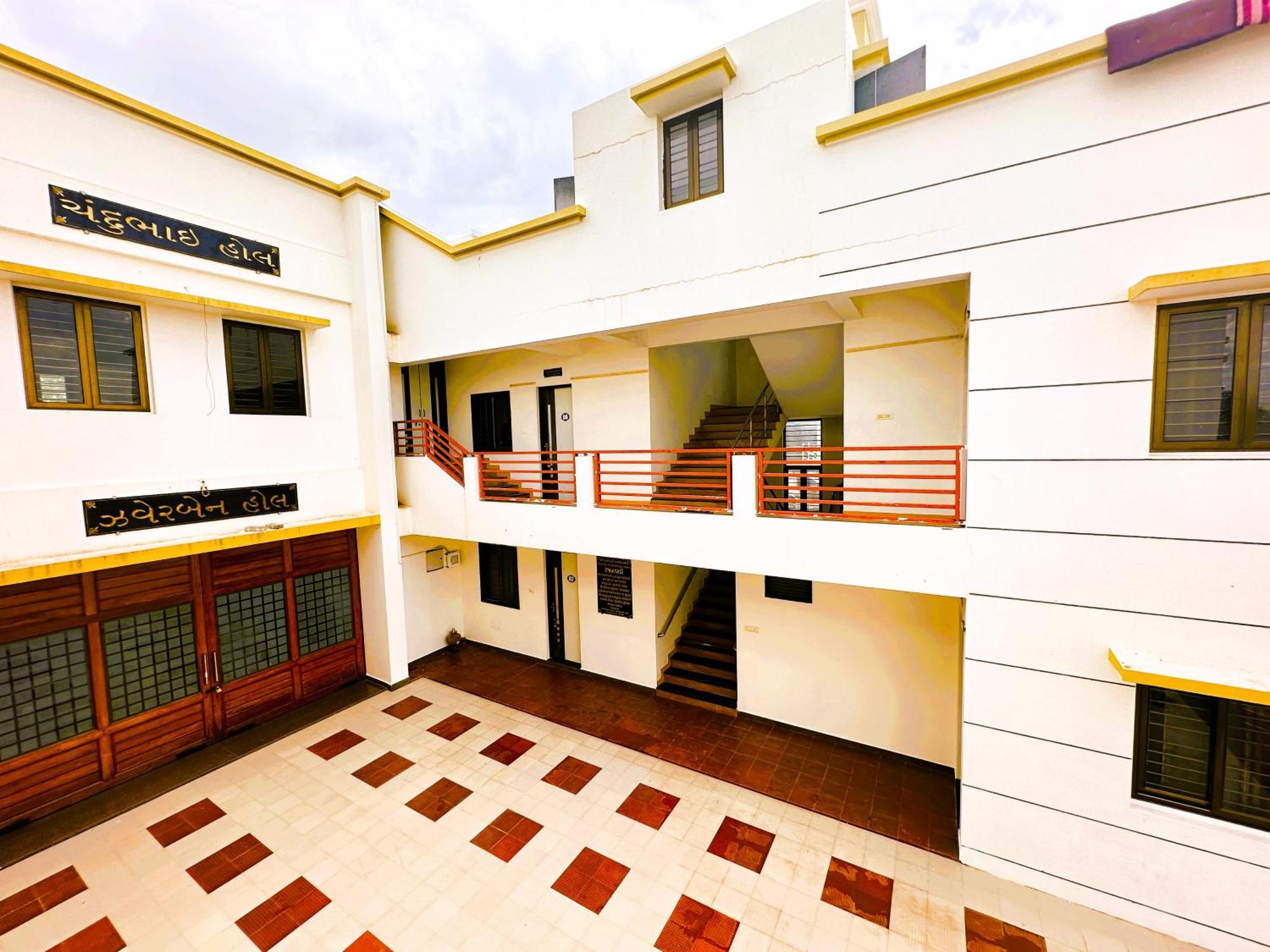 Hotel Ranjan Vadi Bhuj Exterior foto